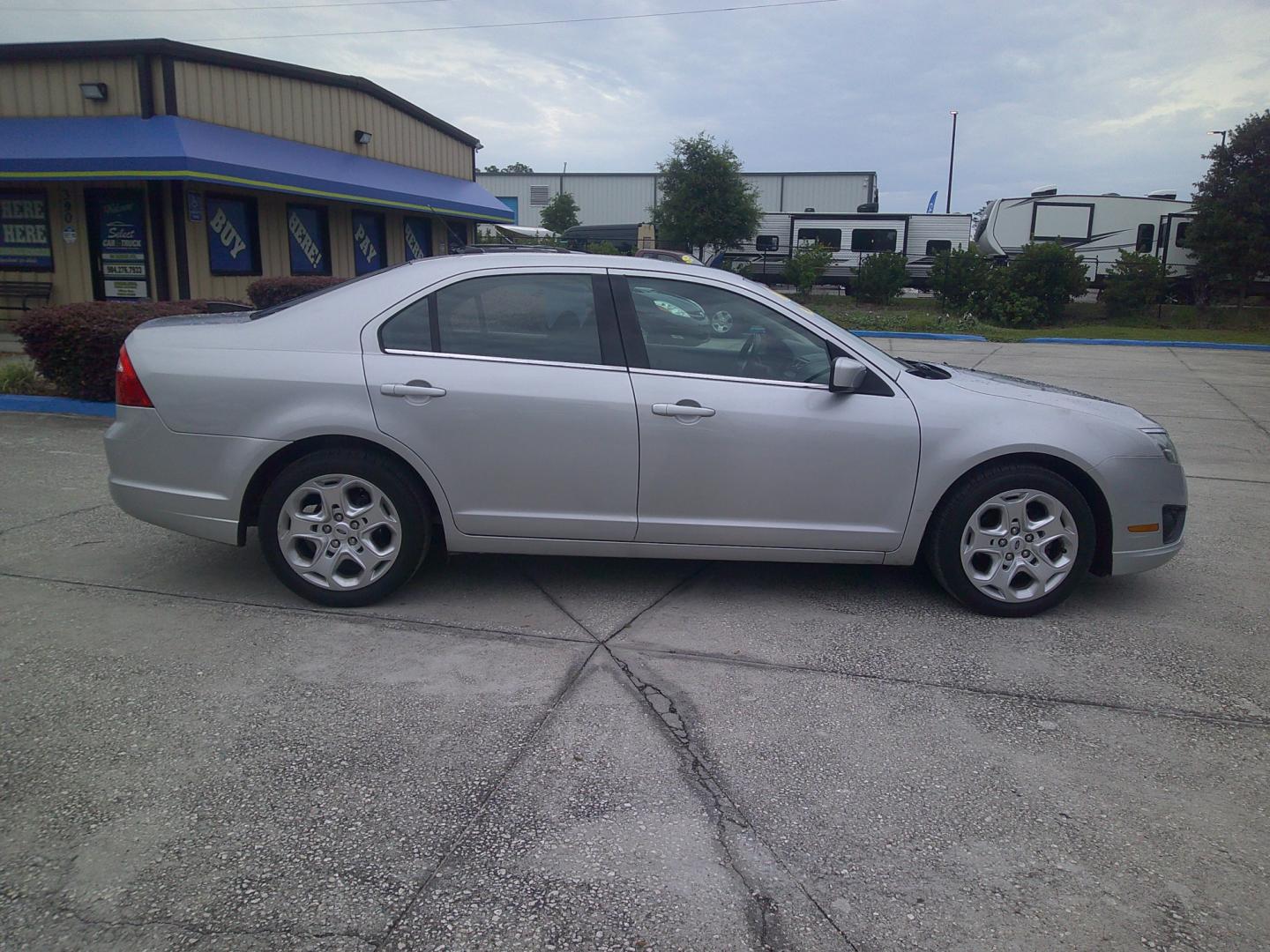 2010 GRAY FORD FUSION SE (3FAHP0HA3AR) , located at 390 Hansen Avenue, Orange Park, FL, 32065, (904) 276-7933, 30.130497, -81.787529 - Photo#2